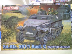 画像1: ドラゴン1/35 6246 Ｓｄ．ｋｆｚ．251/1Ｃ　装甲兵員輸送車　リベットタイプ  