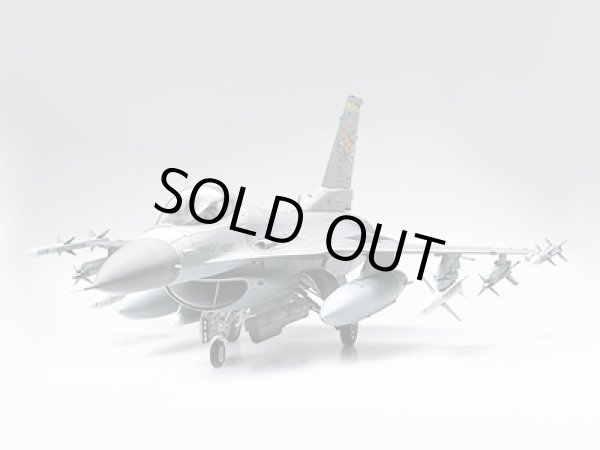 プラモデル通販安売り タミヤ 1/32 F-16CJ ファイティングファルコン