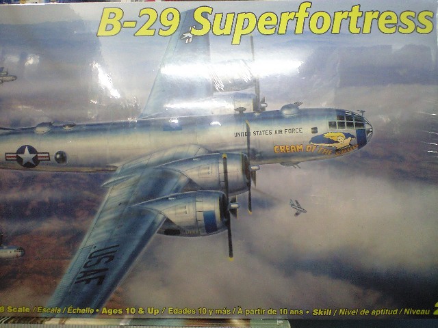 レベル 5711 1/48 B-29 スーパーフォートレス プラモデル安売り通信販売